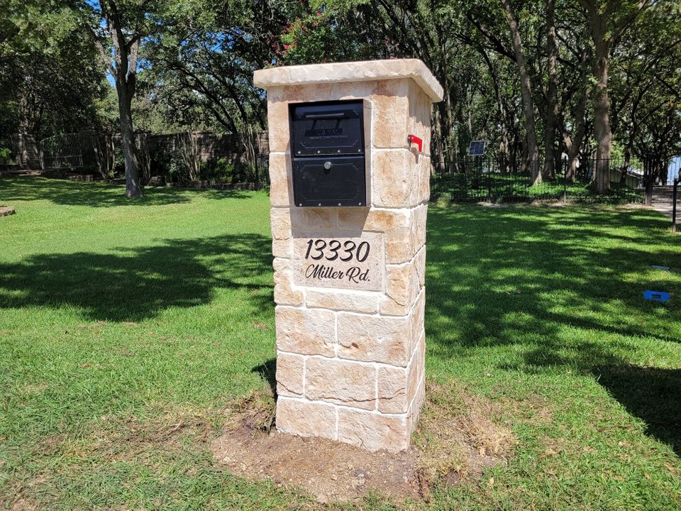 13330 Miller Rd. Mailbox